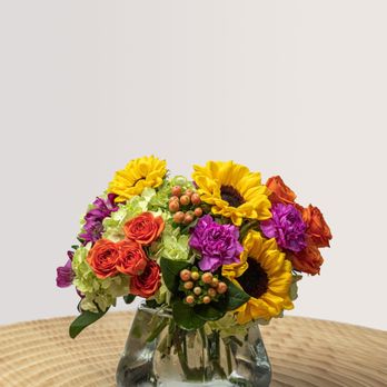 Flowers By Edith - Lakeland Spring Flower Delivery - Florists Near Me - Lakeland, Florida