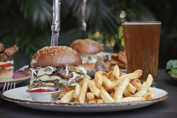 Lanai City Bar & Grill by null