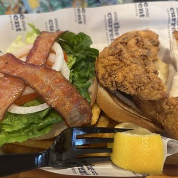 The Current Seafood Counter - Orlando - Fried chicken sandwich - Seafood Near Me - Orlando, Florida