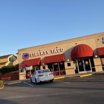 Liberty Taco - If it wasn't for COVID, this lot would be packed! - Tacos Near Me - Houston, Texas Liberty Taco - If it wasn't for COVID, this lot would be packed! - Tacos Near Me - Houston, Texas