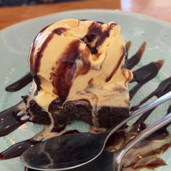 Brava Garden Eatery - Brownie with ice cream - Wine Bars Near Me - Pleasanton, California