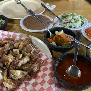 La Flor de Michoacan - Carnitas para dos - Mexican Near Me - Rosarito, BCN La Flor de Michoacan - Carnitas para dos - Mexican Near Me - Rosarito, BCN