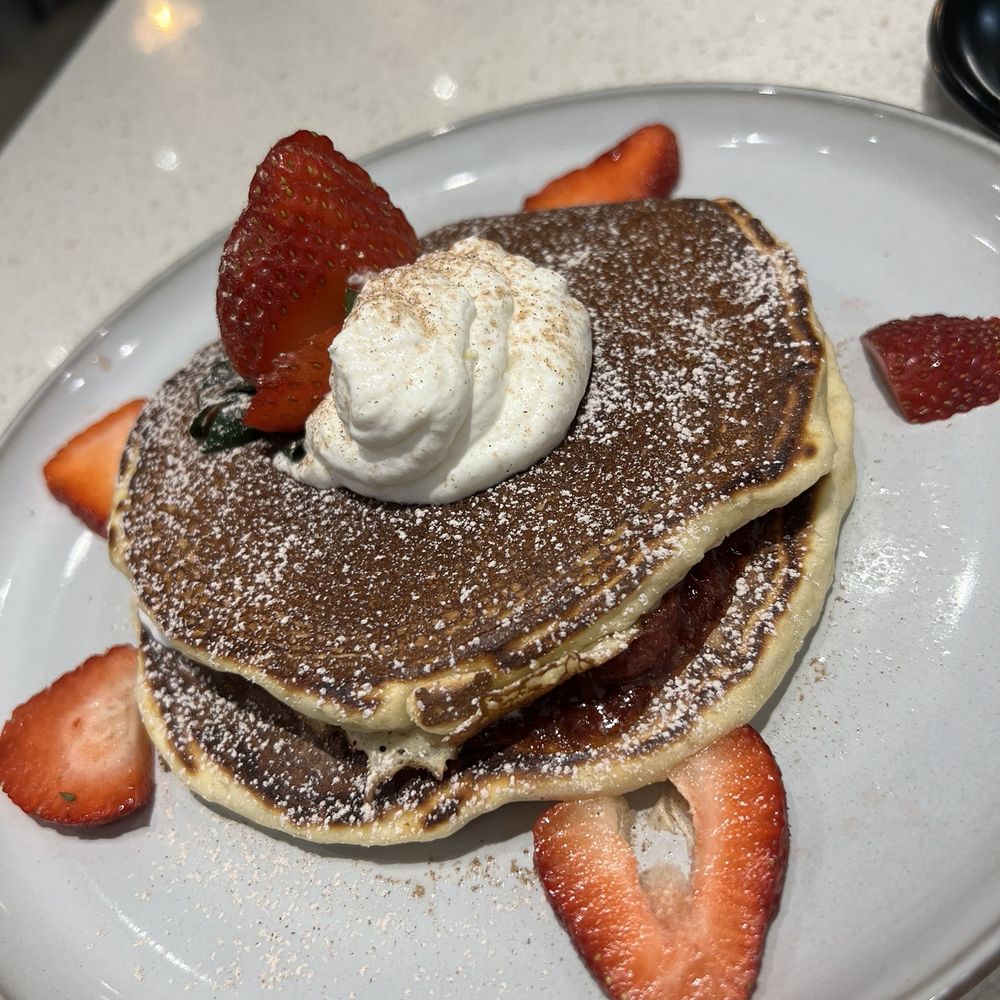 Cafein Centreville - Strawberry pancakes - Coffee & Tea Near Me - Centreville, Virginia