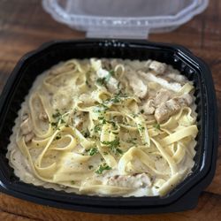 Fettucine Alfredo with chicken