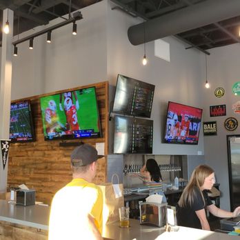 Prime Tap House - Interior - Chicken Wings Near Me - Sherwood, Oregon