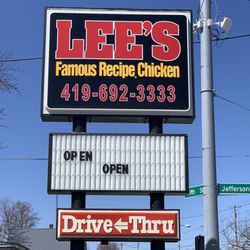 Lee's Famous Recipe Chicken - Sign