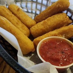 Who doesnt like motzzerella sticks??