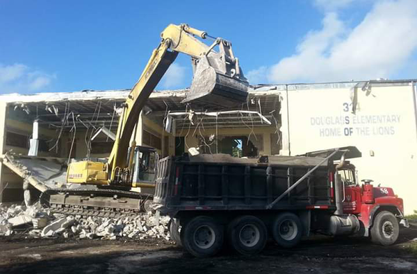 DEMOLITION & CONCRETE CUTTING - Returning a commercial or industrial site to flat dirt is a huge task, and may be made more complex with the removal of hazardous materials. Years of experience and expert precision are an absolute must.
Wreck-It Demolition has the necessary equipment, experience and expertise to fulfil any of your industrial, commercial or residential demolition needs. As a full-service South-West Florida based demolition company, you can rely on our years of experience and expertise to manage your demolition project, whether it be large or small. We have completed many large scale demolition projects nationwide and locally in SW Florida. You can view some of our past projects here. DEMOLITION & CONCRETE CUTTING - Returning a commercial or industrial site to flat dirt is a huge task, and may be made more complex with the removal of hazardous materials. Years of experience and expert precision are an absolute must.
Wreck-It Demolition has the necessary equipment, experience and expertise to fulfil any of your industrial, commercial or residential demolition needs. As a full-service South-West Florida based demolition company, you can rely on our years of experience and expertise to manage your demolition project, whether it be large or small. We have completed many large scale demolition projects nationwide and locally in SW Florida. You can view some of our past projects here.
