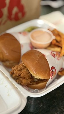 Asad’s Hot Chicken by null