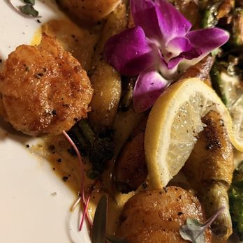 Baxters Restaurant & Bar - Scallops with mashed potatoes/ Adan's carrots - Bars Near Me - Benicia, California