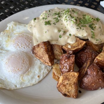 Sunset Grill - Biscuits and gravy - American Near Me - Fredericksburg, Texas Sunset Grill - Biscuits and gravy - American Near Me - Fredericksburg, Texas