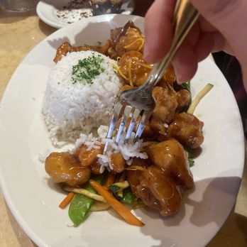 The Cheesecake Factory - Orange chicken plate - American Near Me - Oxnard, California The Cheesecake Factory - Orange chicken plate - American Near Me - Oxnard, California