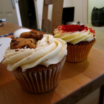 Lola's Cupcakes - Patisserie/Cake Shop Near Me - London, XGL