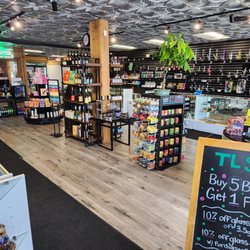 Turning Leaf - Waukesha - Turning Leaf Waukesha showing inside of store