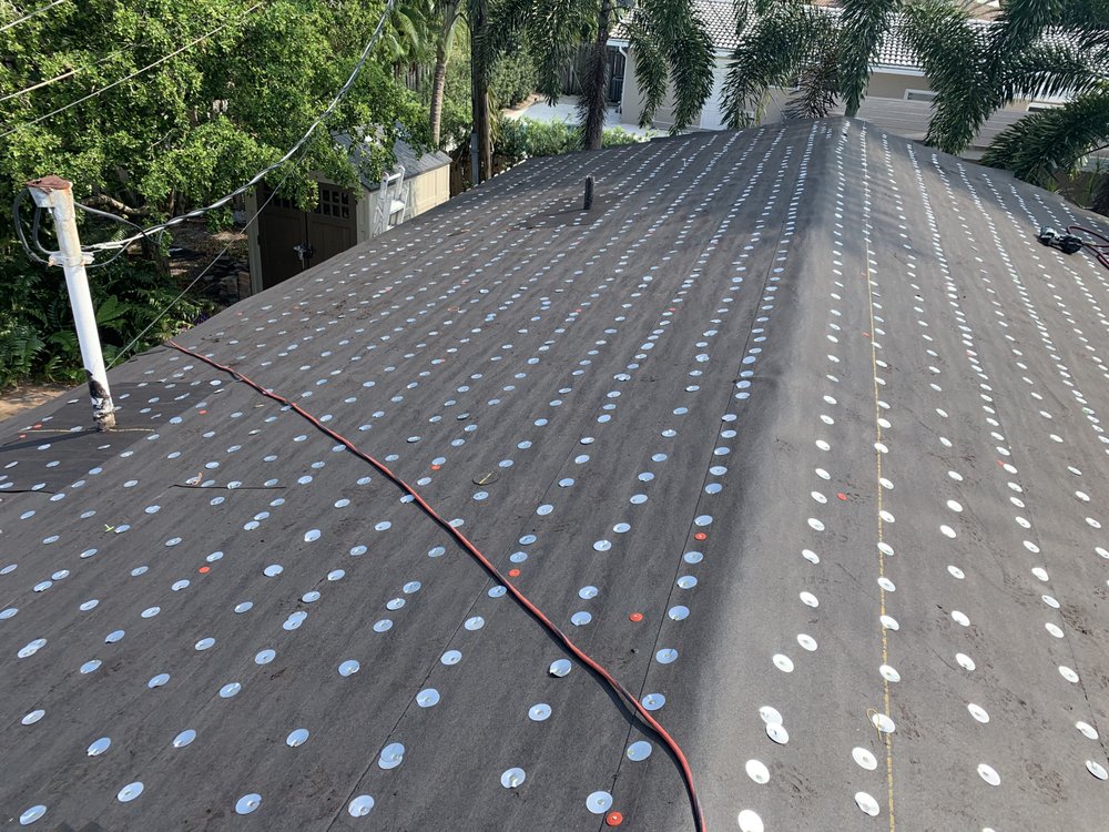 Slide of The Roof Wizard