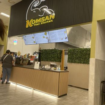 Komsan Thai Kitchen - Spotless front of the house. - Thai Near Me - Jacksonville, Florida