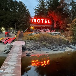 MOTEL LONG LAKE & COTTAGES