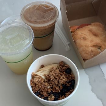 Green Sage Cafe - Downtown - Ginger lemonade, iced latte, Huckelberry bowl, Avolox sandwich - Coffee & Tea Near Me - Asheville, North Carolina