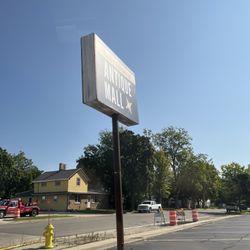 Lake Geneva Antique Mall - DO NOT VISIT.