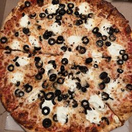 Large with ricotta, black olives, and garlic