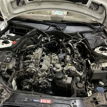 Chemas Autohaus - 2006 Mercedes e350 getting a new intake manifold. - Auto Repair Near Me - Sterling, Virginia