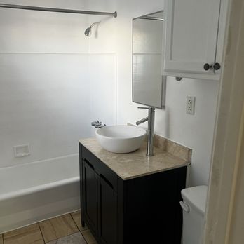 Ingenious Asset Group - My bathroom - Property Management Near Me - Encino, California Ingenious Asset Group - My bathroom - Property Management Near Me - Encino, California