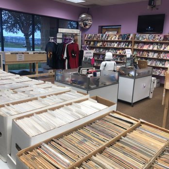 Windu’s Comics & Collectibles - Toy Stores Near Me - Clermont, Florida Windu’s Comics & Collectibles - Toy Stores Near Me - Clermont, Florida