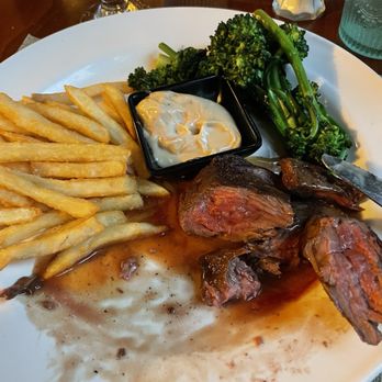 Glen Iris Inn - Steak frites - Bed & Breakfast Near Me - Castile, New York