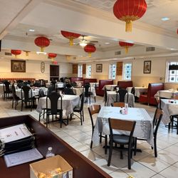 Szechwan Kitchen - Dining room