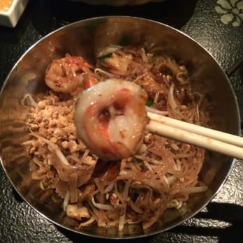 Le Viet Cafe - Shrimp pad thai - Vietnamese Near Me - New York, New York Le Viet Cafe - Shrimp pad thai - Vietnamese Near Me - New York, New York