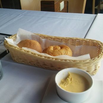 Pepe's - Warm bread and herbed butter......Yaaaaaas - American Near Me - Cozumel, ROO Pepe's - Warm bread and herbed butter......Yaaaaaas - American Near Me - Cozumel, ROO