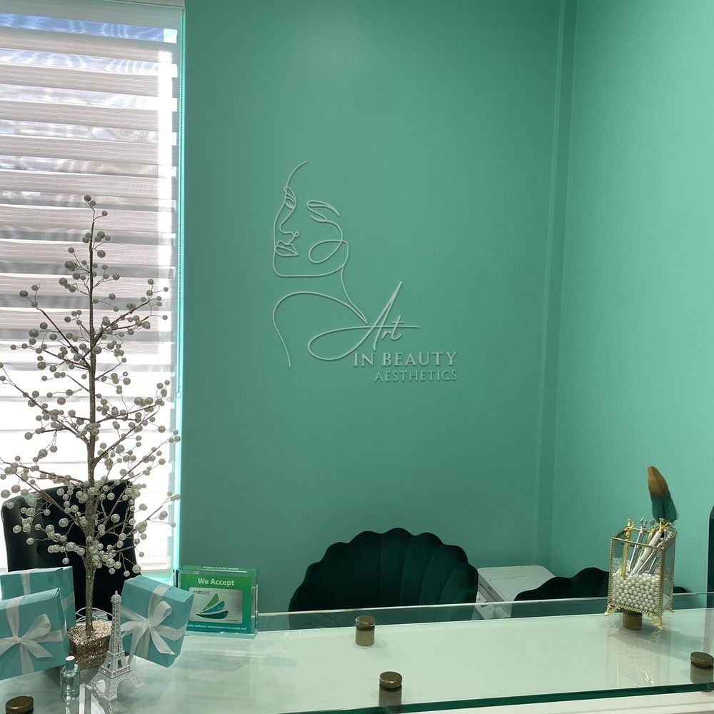 And the interior is very chic!