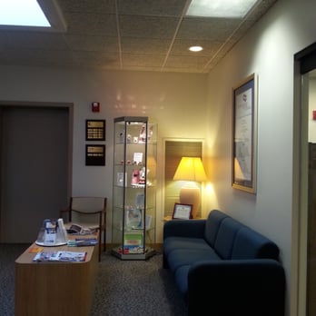 HEAR Wisconsin - Waiting area - Hearing Aid Providers Near Me - Milwaukee, Wisconsin HEAR Wisconsin - Waiting area - Hearing Aid Providers Near Me - Milwaukee, Wisconsin