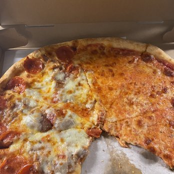 Primaveras Cafe - Good pizza, but I won't be screamed at for no reason. - Italian Near Me - Linden, New Jersey