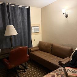 Executive Inn & Suites