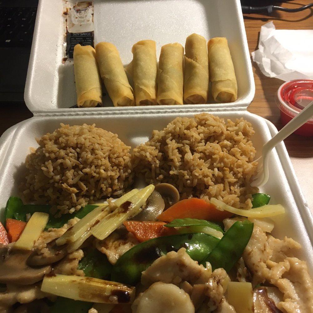 Sun Wok - Moo Goo Gai Pan and spring rolls yum! - Chinese Near Me - Midland, Texas
