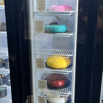 Delysees - Desserts Near Me - Toronto, Ontario