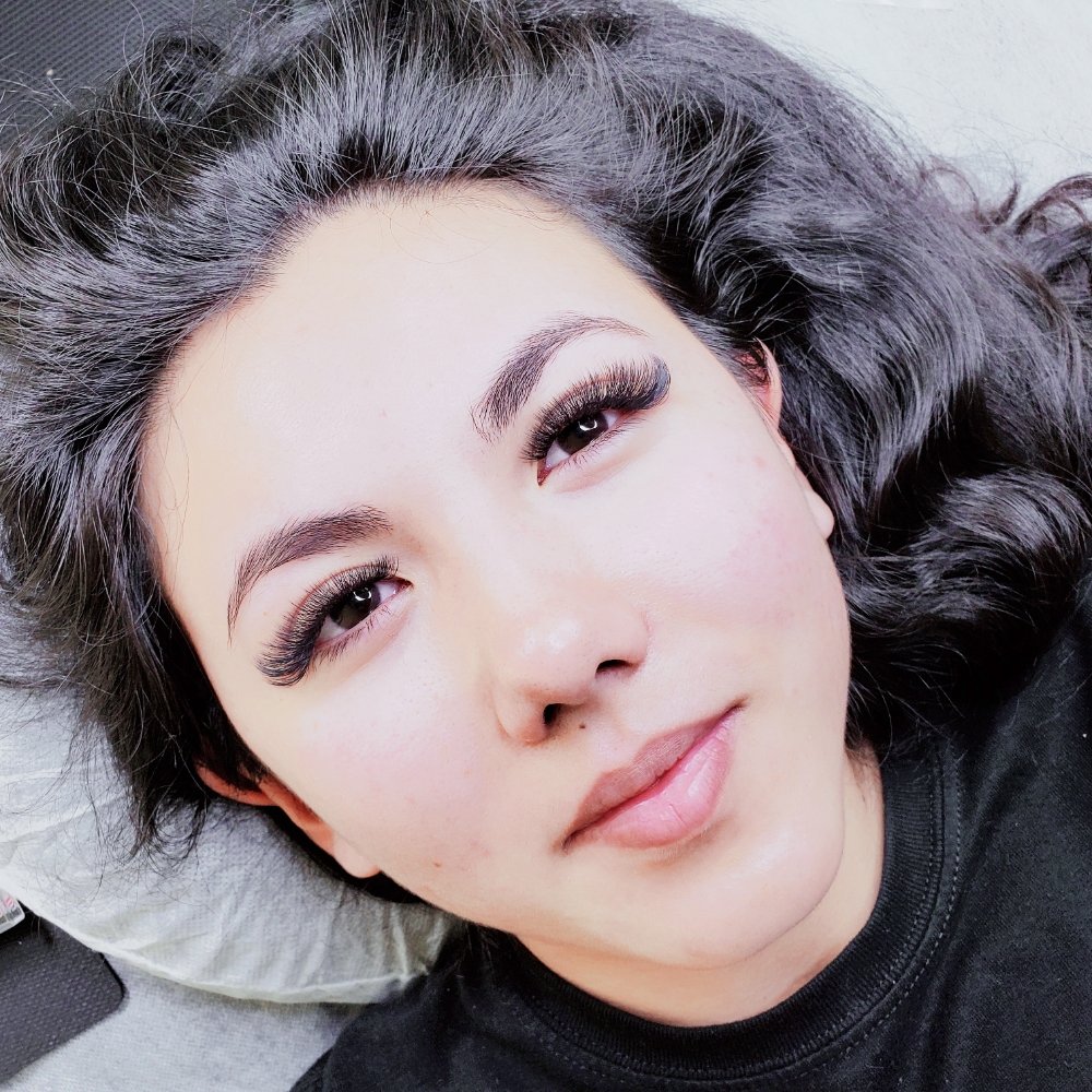 Marinas Lashes Logo