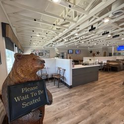 Hunny's Cafe - Inside