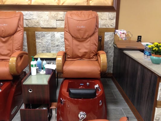 Bom Nail & Spa by null