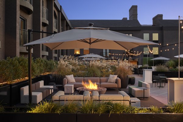 Hotel AKA Alexandria by null