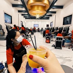 Dorado Nail Bar - Inside