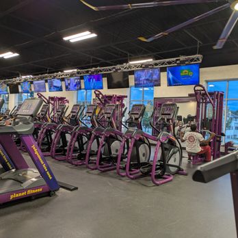 Planet Fitness - Planet Fitness, Topeka - Gyms Near Me - Topeka, Kansas