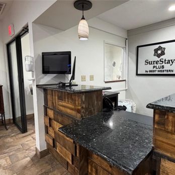 Clovis Inn - Front Desk - Hotels Near Me - Clovis, New Mexico