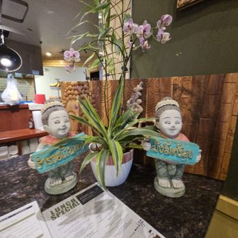 Thai Grata - Decor - Thai Near Me - San Jose, California
