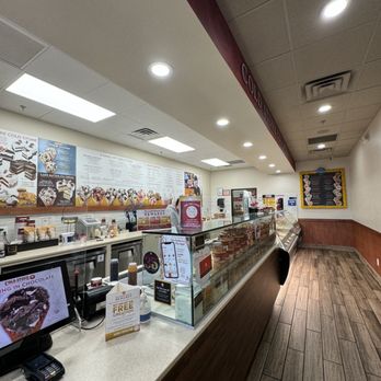 Cold Stone Creamery - Indoor - Ice Cream & Frozen Yogurt Near Me - Staten Island, New York Cold Stone Creamery - Indoor - Ice Cream & Frozen Yogurt Near Me - Staten Island, New York