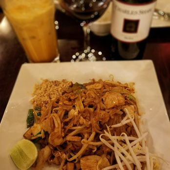 Phattra Thai Restaurant - Chicken Pad Thai - Thai Near Me - Metuchen, New Jersey Phattra Thai Restaurant - Chicken Pad Thai - Thai Near Me - Metuchen, New Jersey