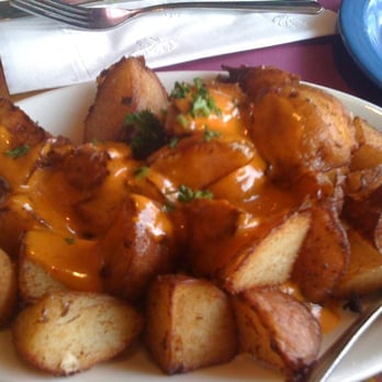 Esperpento - Patatas bravas (spicy potatoes) - Spanish Near Me - San Francisco, California Esperpento - Patatas bravas (spicy potatoes) - Spanish Near Me - San Francisco, California