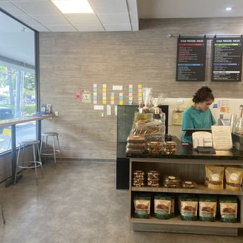 JuiceWell Memorial - Hedwig Village - Entrance - Juice Bars & Smoothies Near Me - Houston, Texas JuiceWell Memorial - Hedwig Village - Entrance - Juice Bars & Smoothies Near Me - Houston, Texas