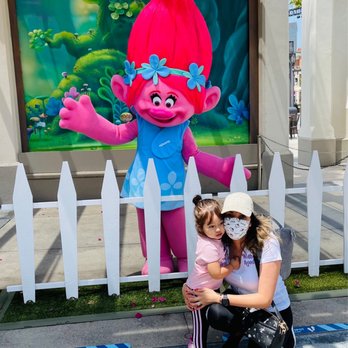Universal Studios Hollywood - Princess Poppy - Amusement Parks Near Me - Universal City, California Universal Studios Hollywood - Princess Poppy - Amusement Parks Near Me - Universal City, California